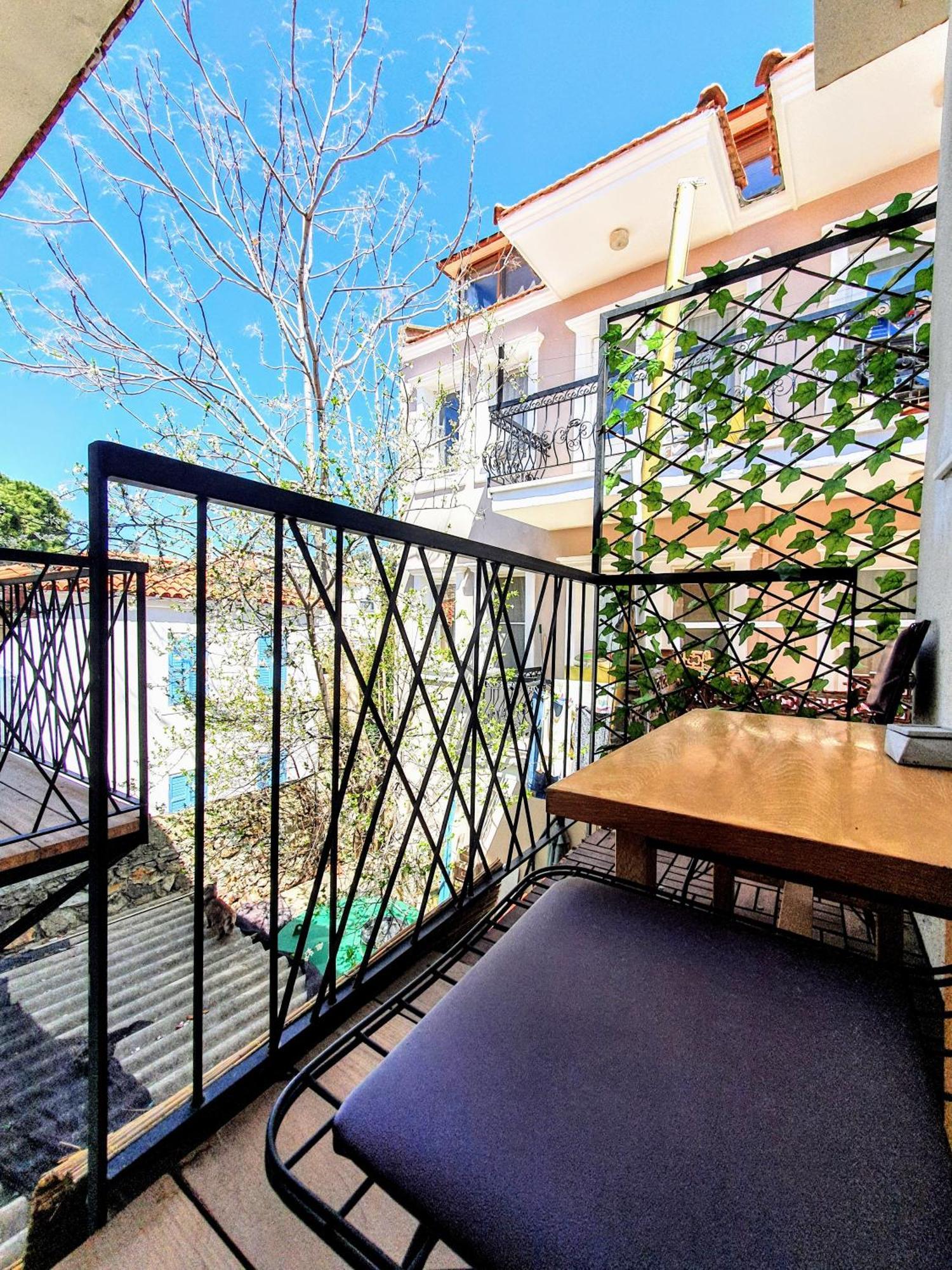 Midilli Konak Foça Luaran gambar